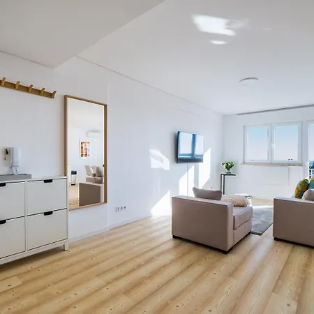 Sunset Horizon Apartment *